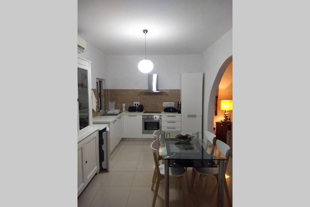 Confortable And Quiet Apartment In St. Julian Saint Julian's Luaran gambar